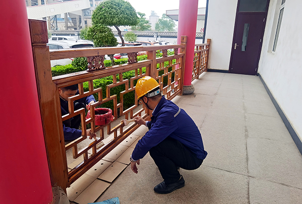 1641257678591586.jpg 廠區(qū)護(hù)欄刷漆.jpg