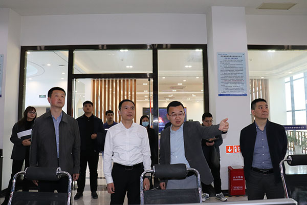 1743563740928466.jpg 王市長(zhǎng)參觀照片修改版.JPG