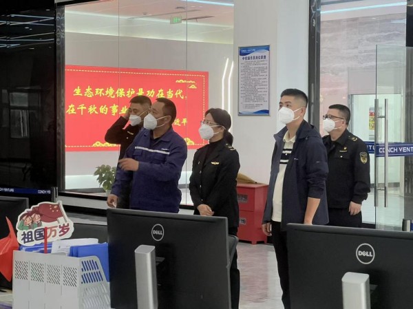 市場(chǎng)監(jiān)督局局長(zhǎng)朱杭萍一行至的德興海創(chuàng)參觀調(diào)研 (1).jpg